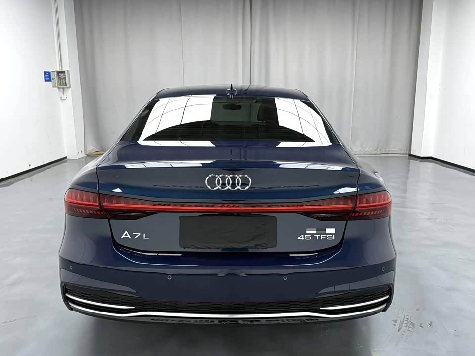 Audi A7L