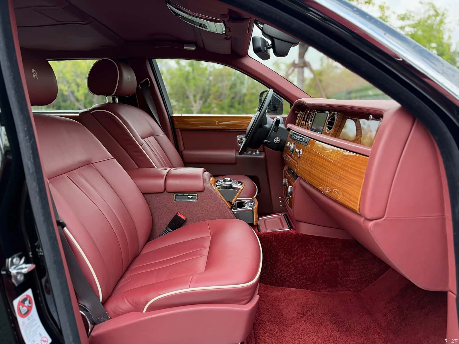 Rolls-Royce Phantom, 2015 27