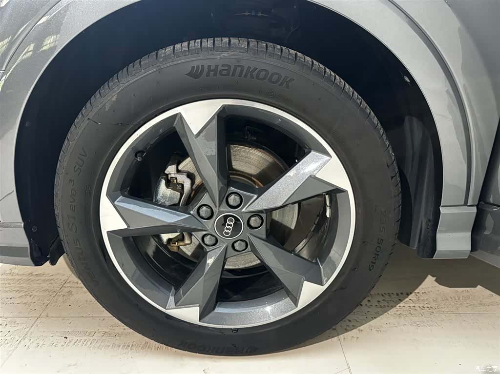 Audi Q3, 2022 11