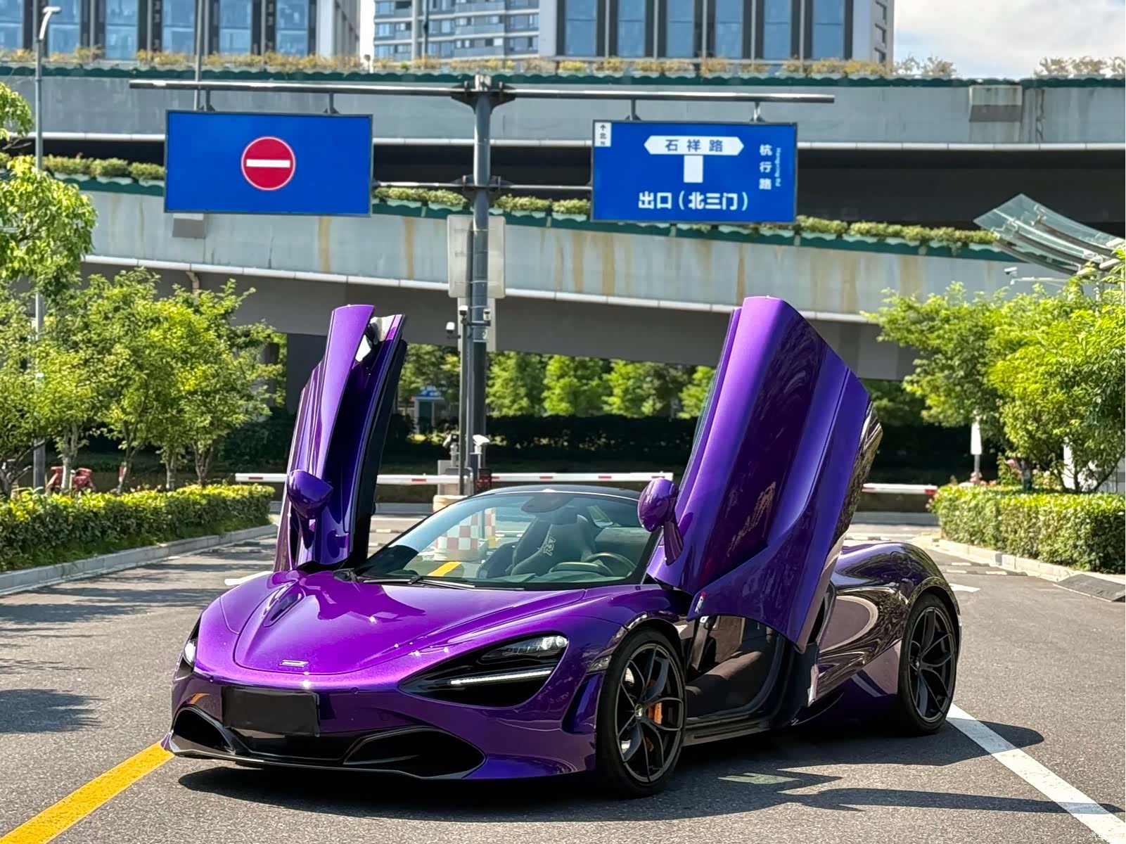 McLaren 720S, 2020 3