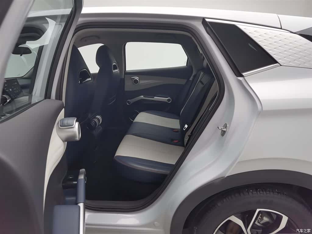 BYD Yuan, 2022 15