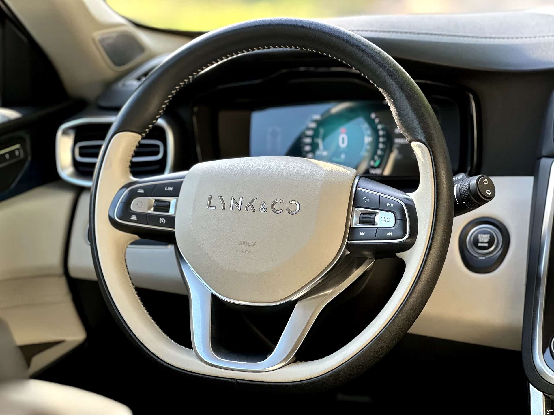 Lynk & Co 01, 2020 13