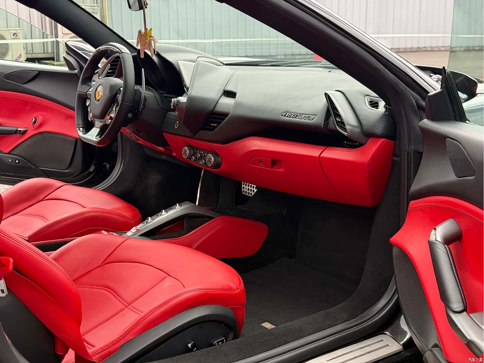 Ferrari 488, 2018 13