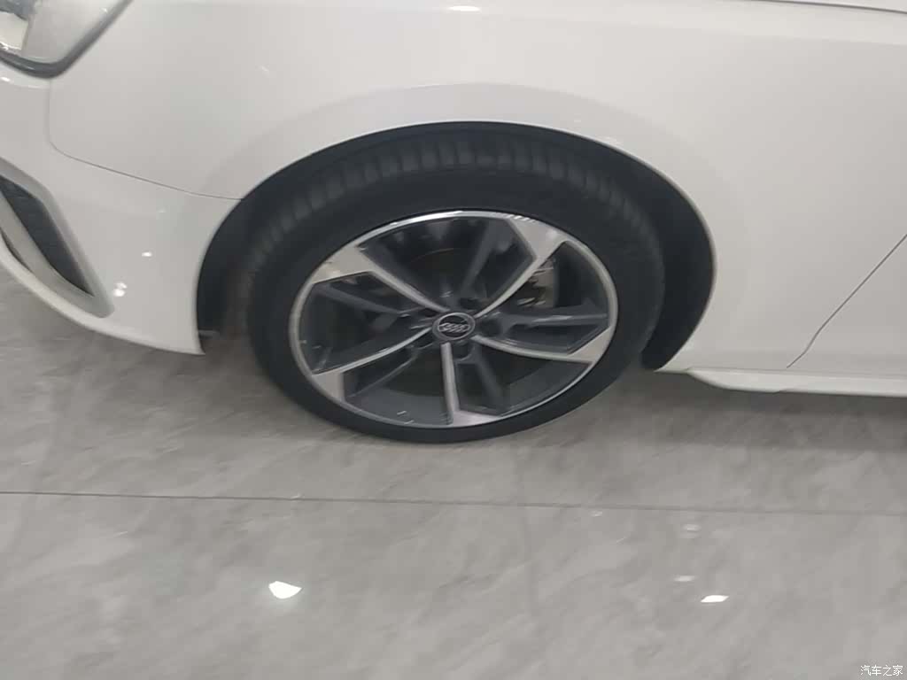 Audi A4L, 2022 23