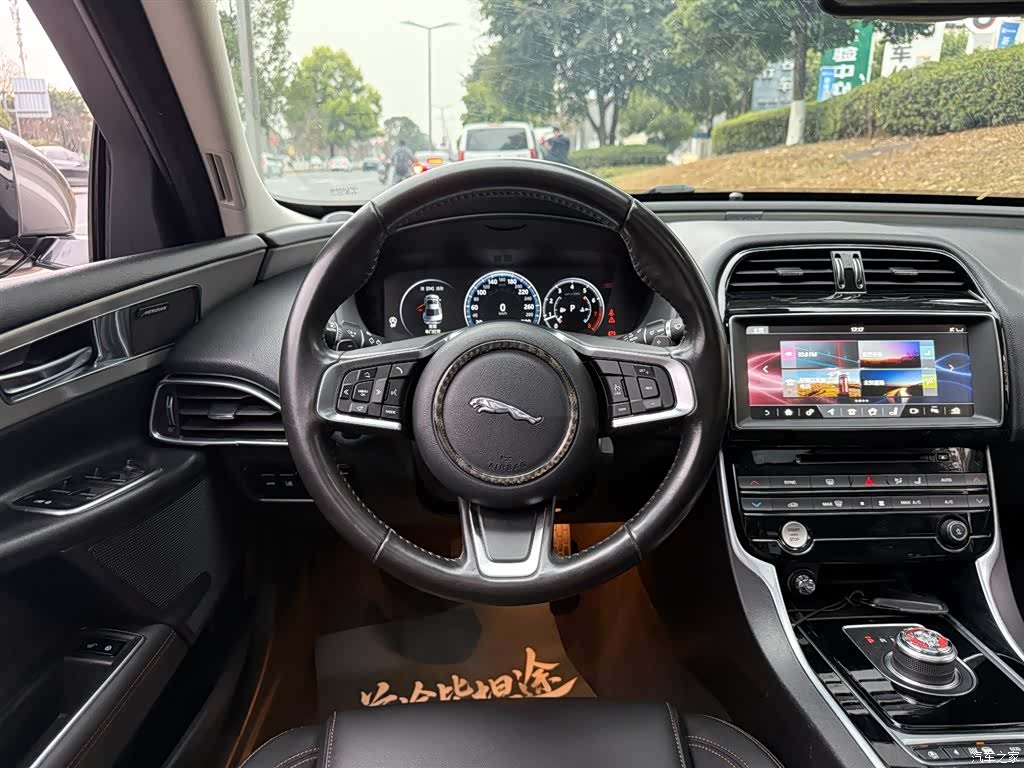 Land Rover XEL, 2018 6