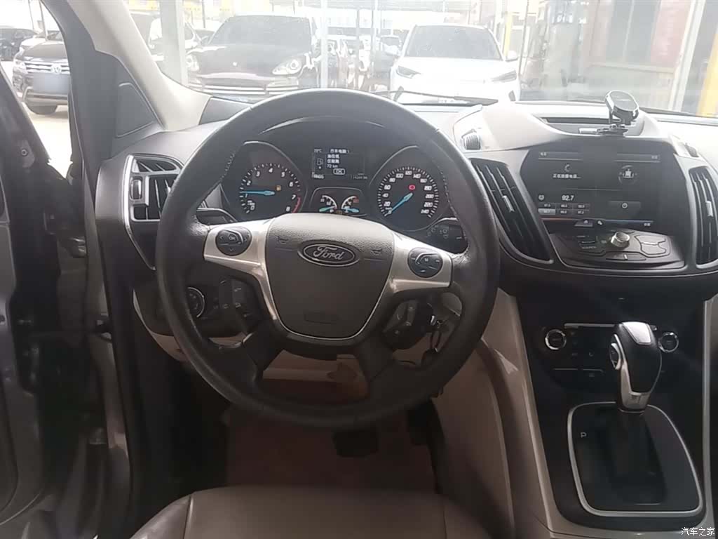 Ford Kuga, 2014 10
