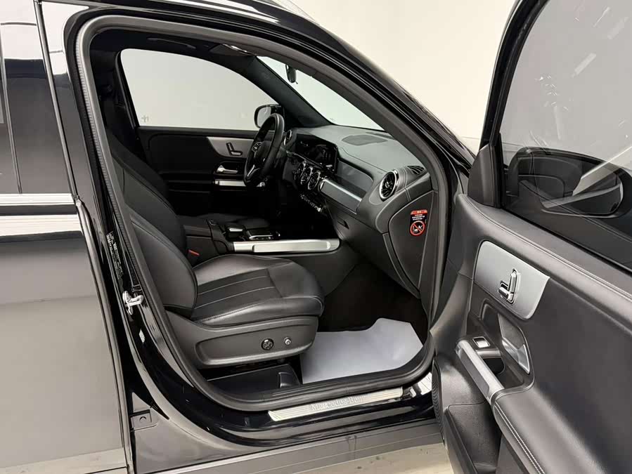 Mercedes-Benz GLB 2023, фото 10
