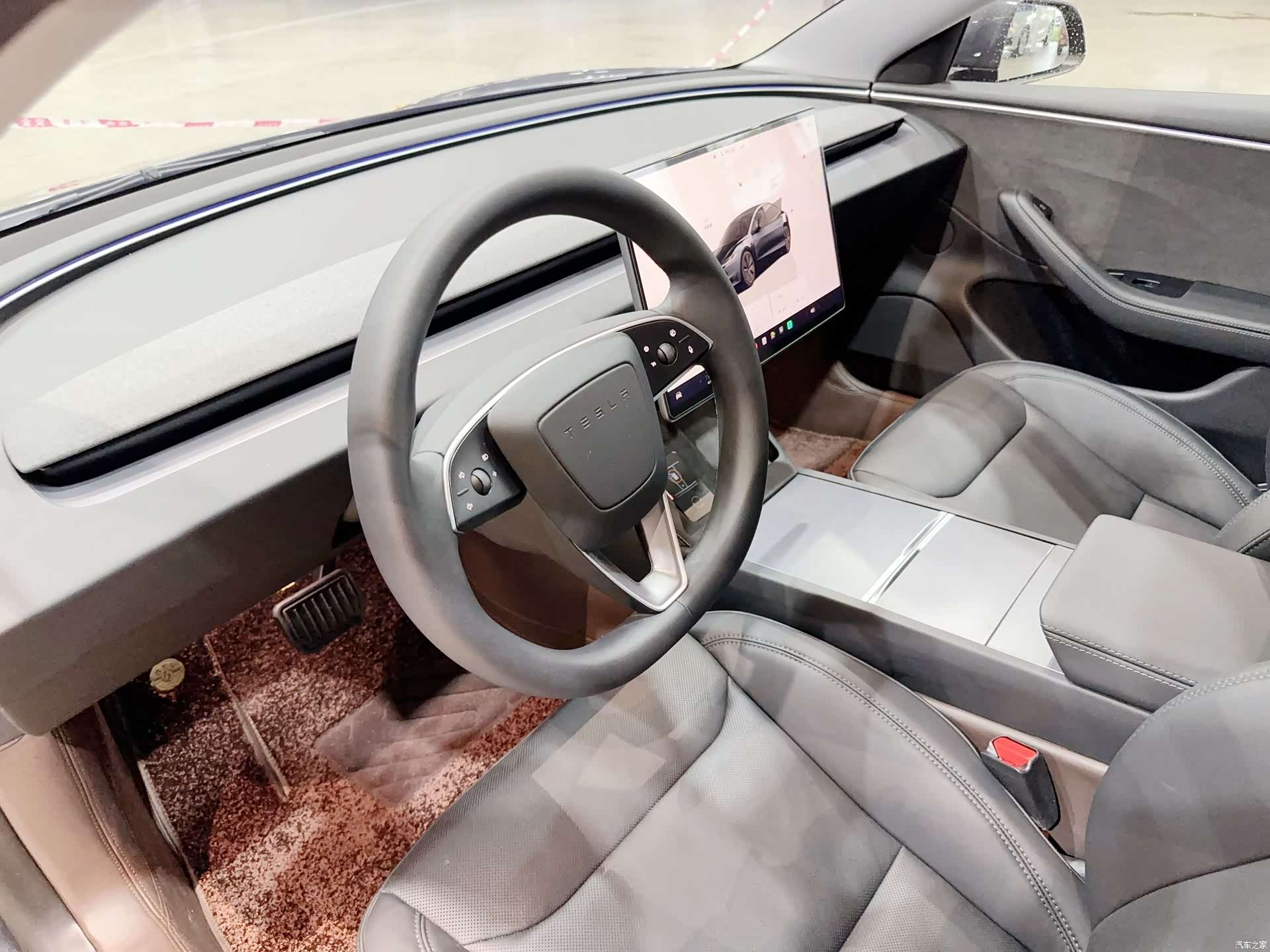 Tesla Model 3, 2024 13