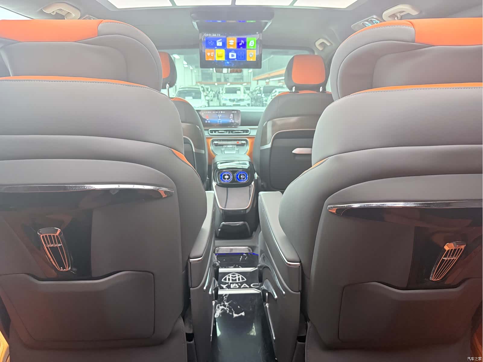 Mercedes-Benz 7, 2021 15