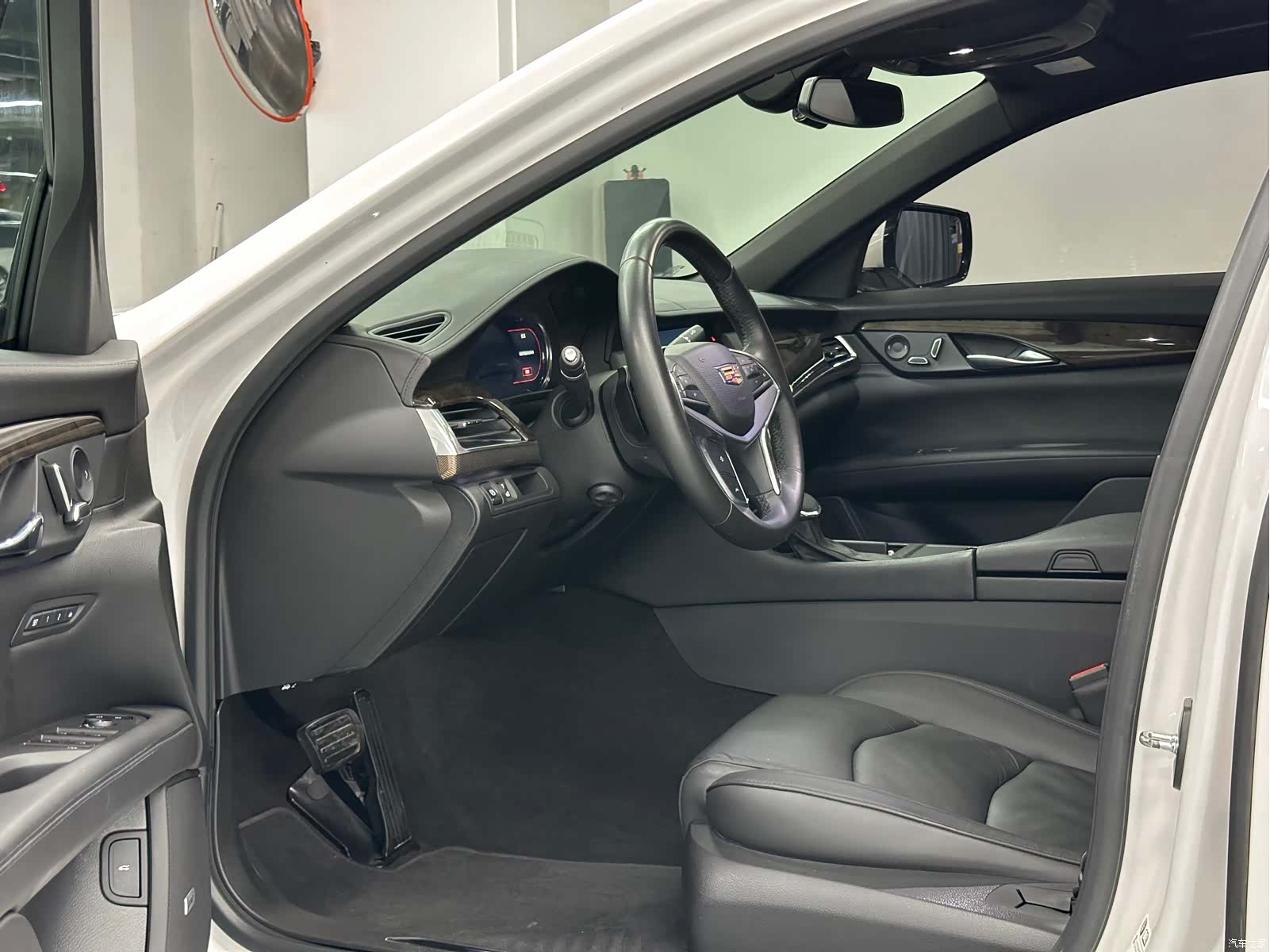 Cadillac CT6, 2016 7