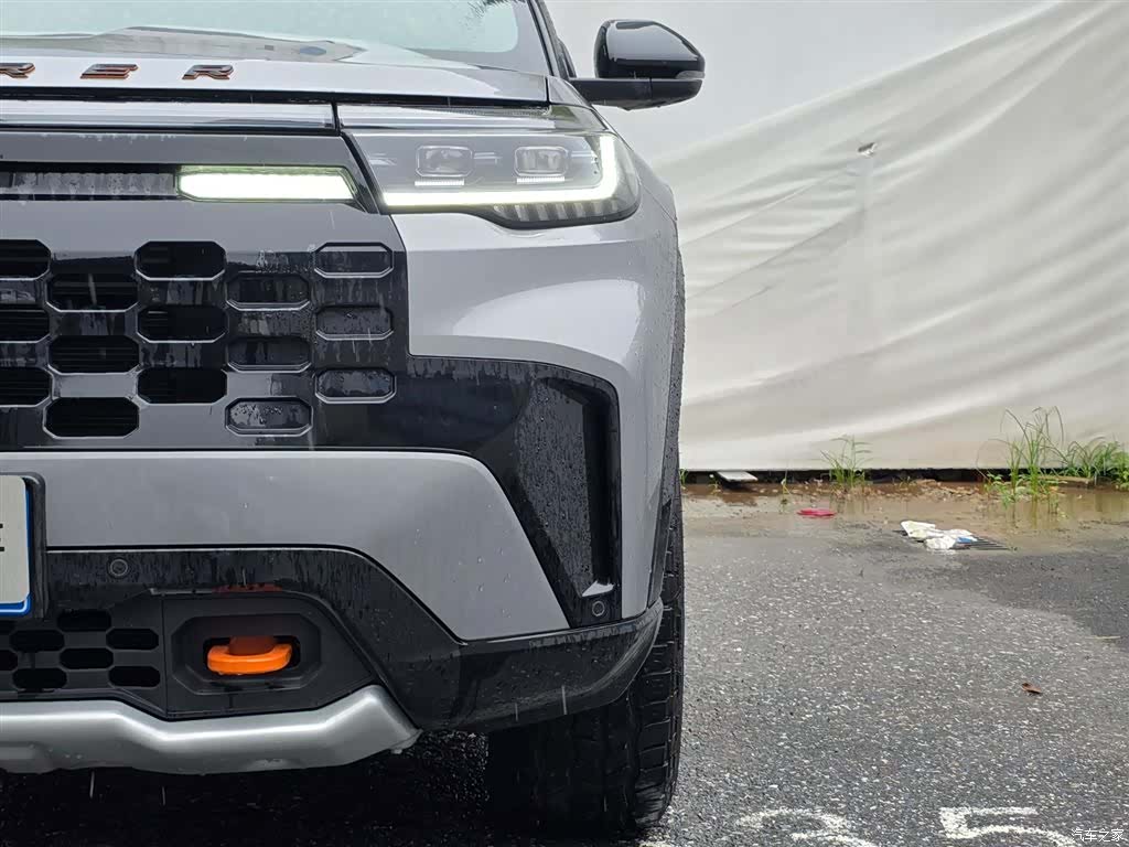 Ford Explorer, 2025 4