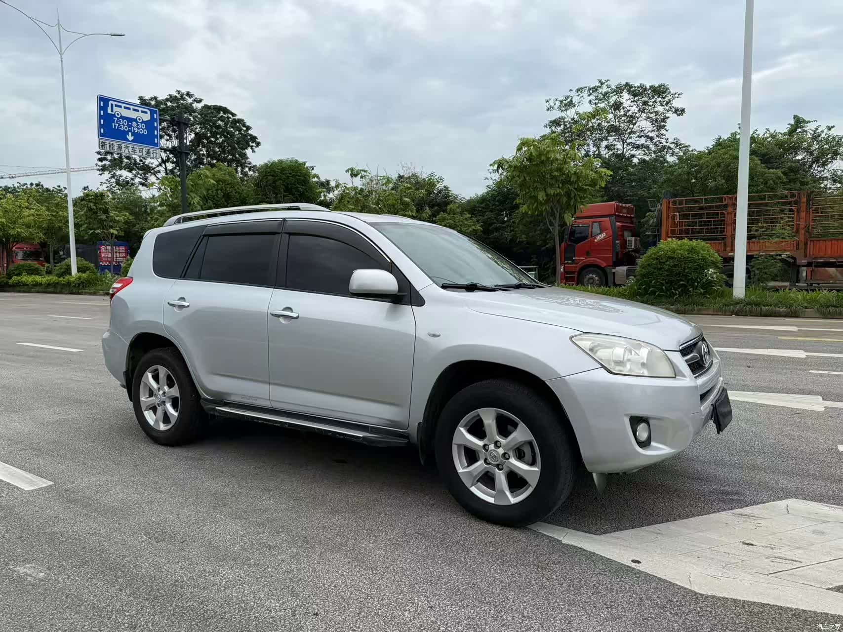 Toyota RAV4, 2012 3