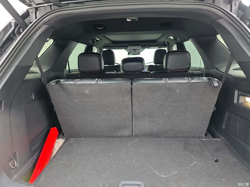 Ford Explorer, 2025 17