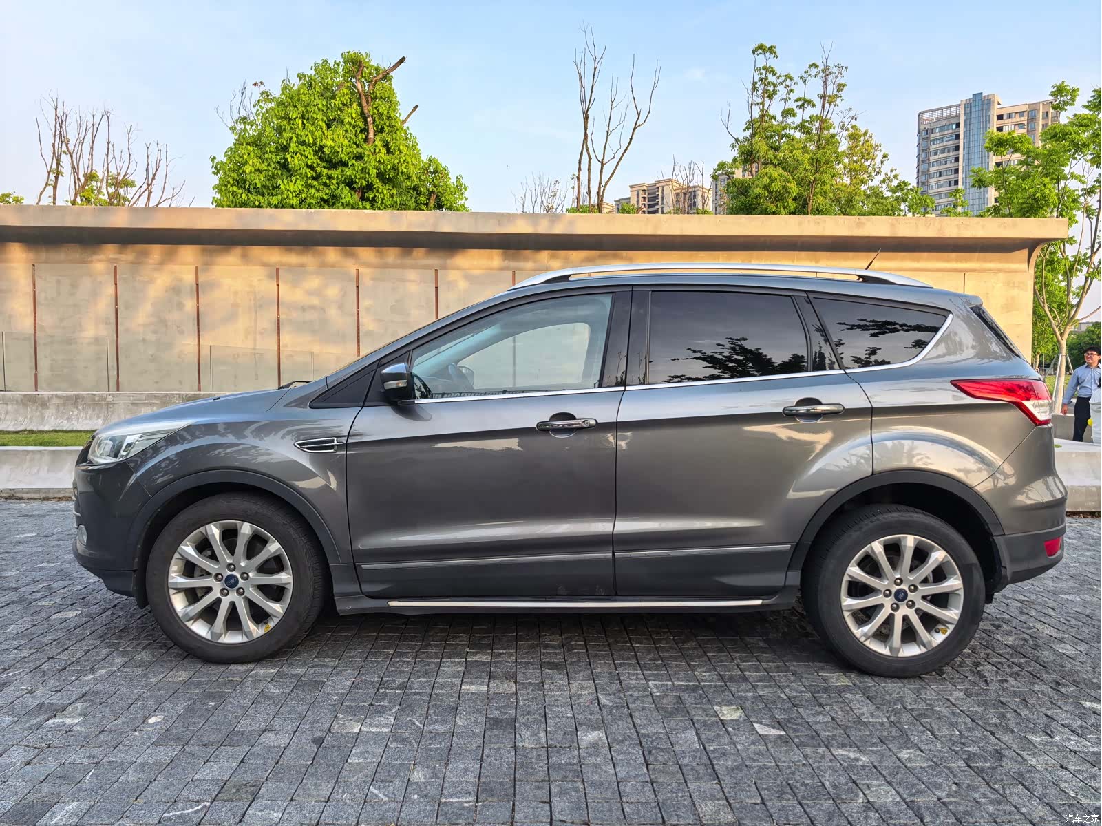 Ford Kuga, 2013 7