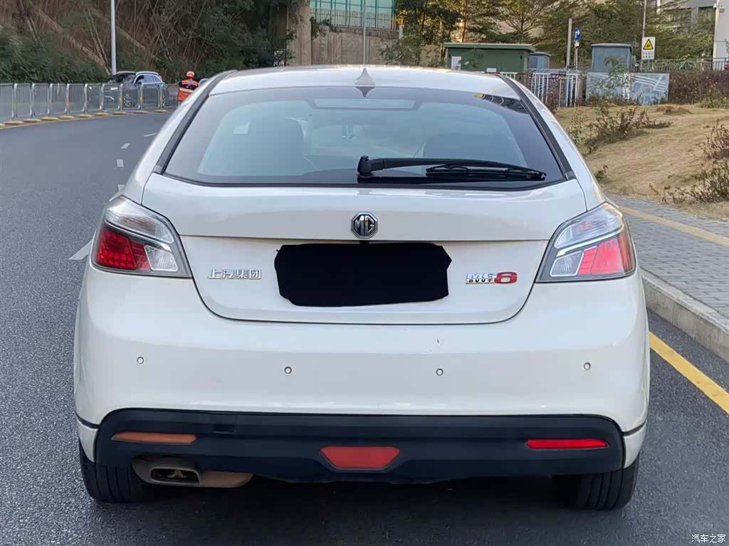 MG MG6, 2012 16