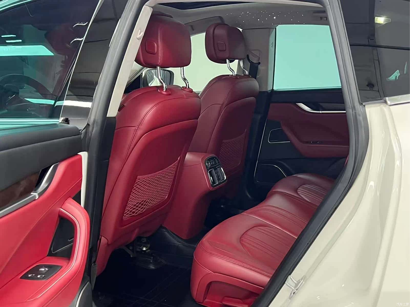 Maserati Levante, 2016 10