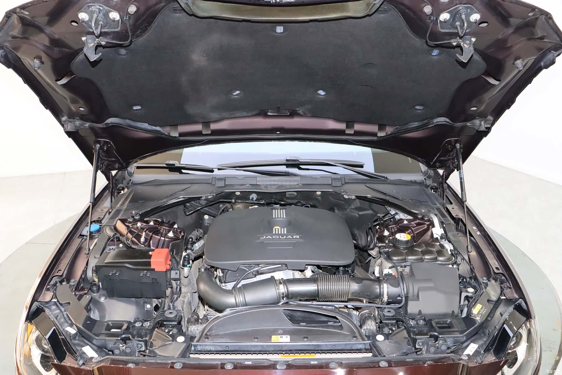 Land Rover XFL, 2016 16