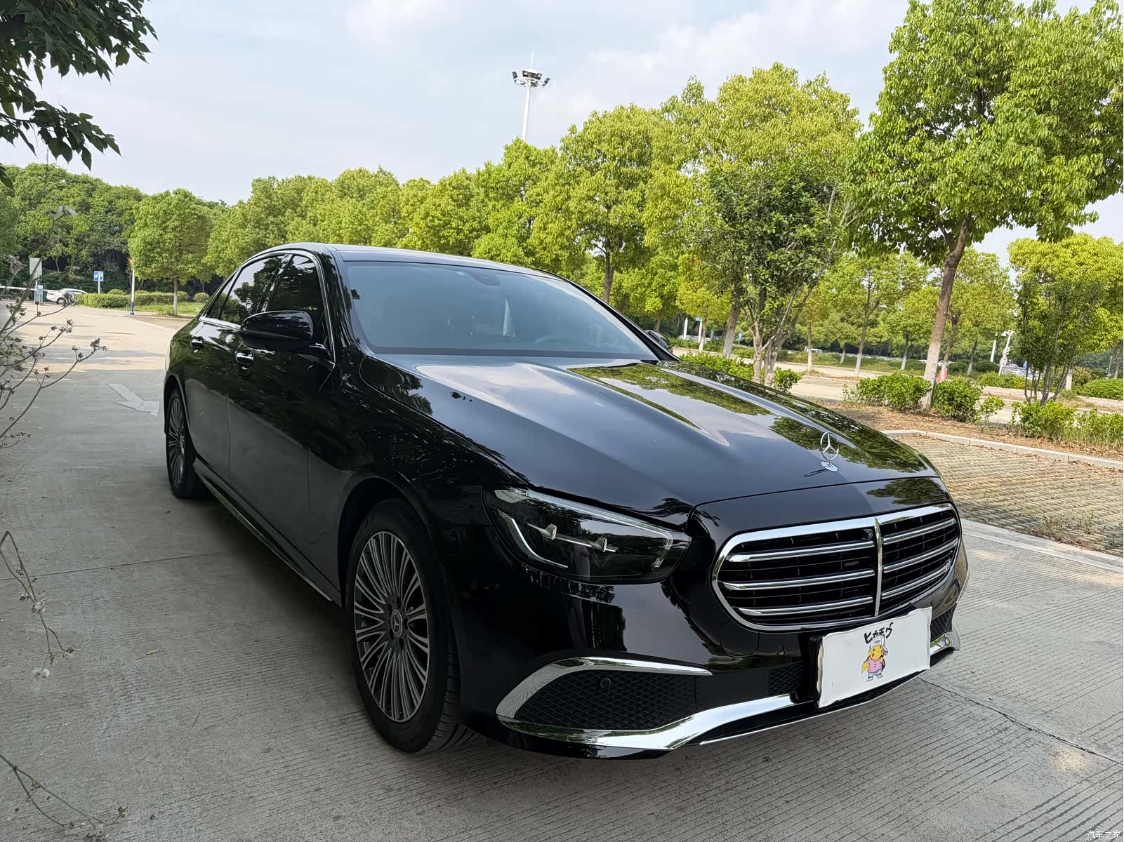 Mercedes-Benz E-Class, 2023 3
