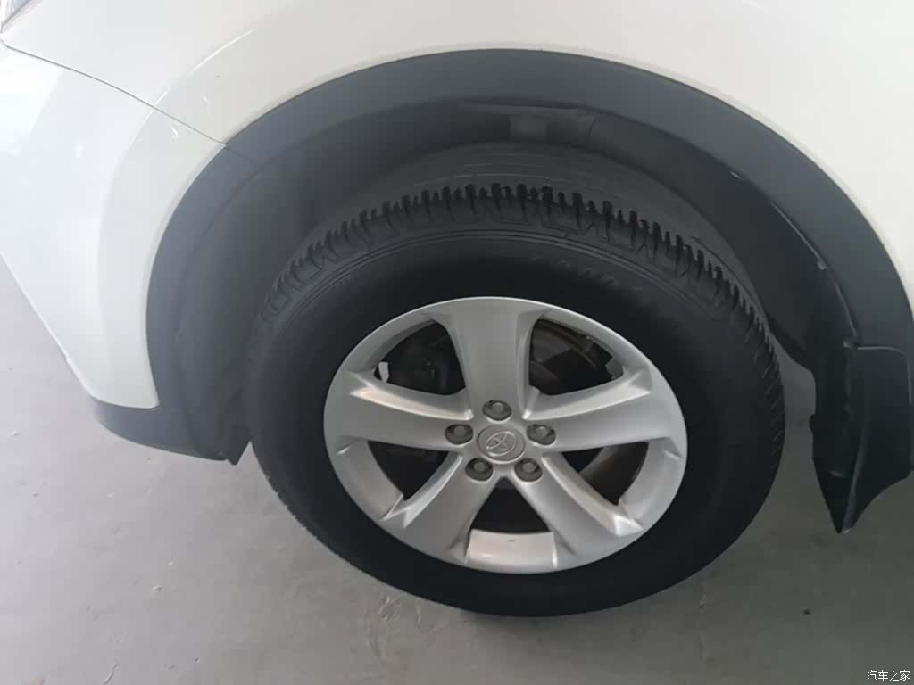 Toyota RAV4, 2014 23
