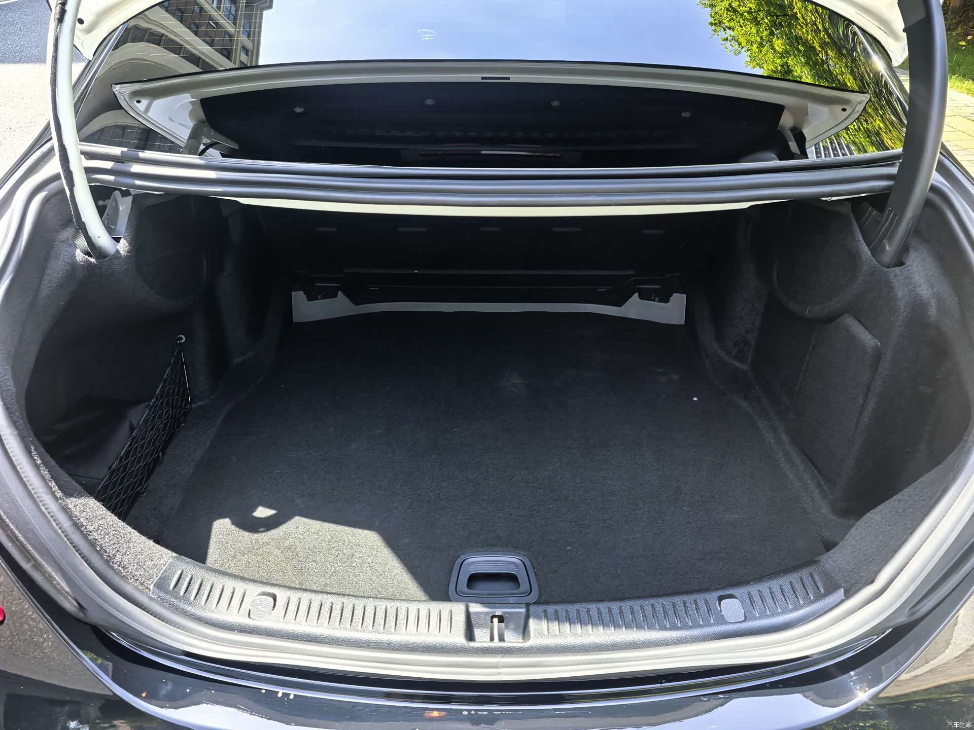 Mercedes-Benz E-Class, 2019 13