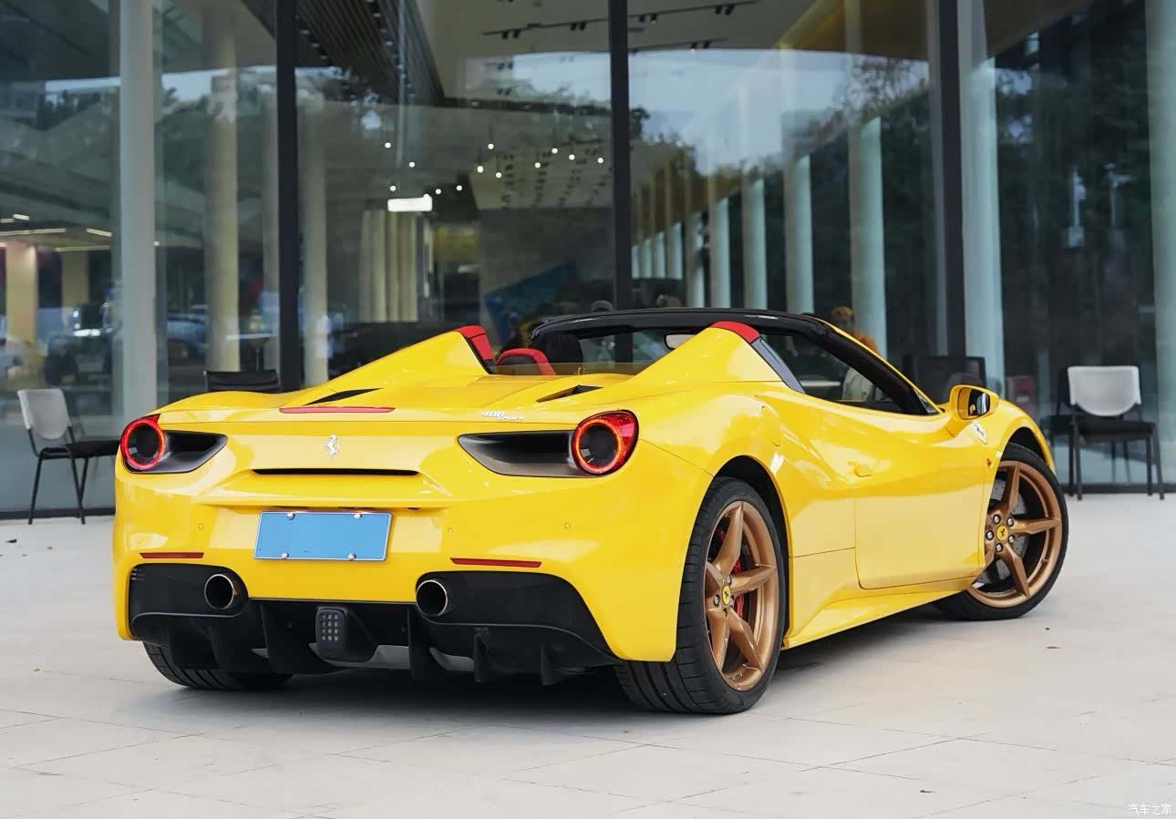 Ferrari 488, 2018 16