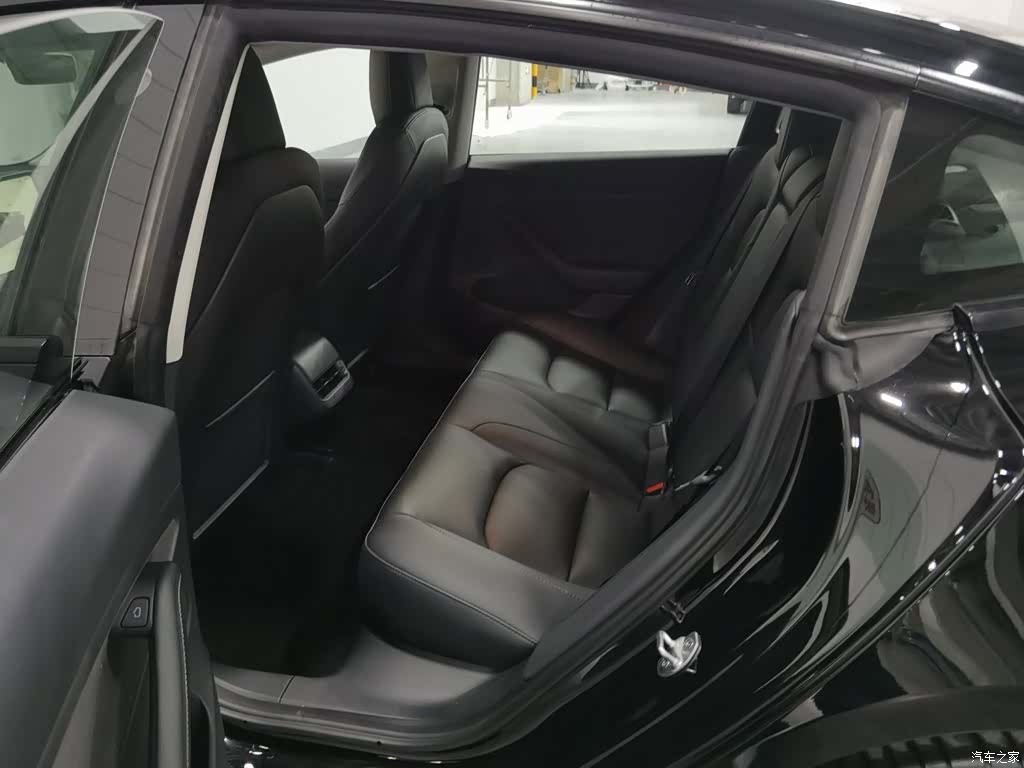 Tesla Model 3, 2022 15