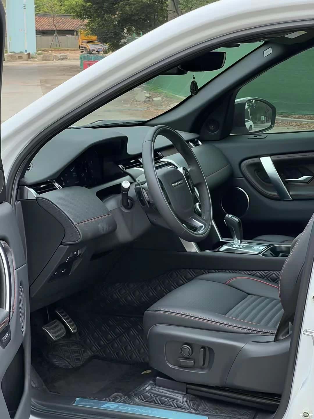 Land Rover Discovery, 2021 4