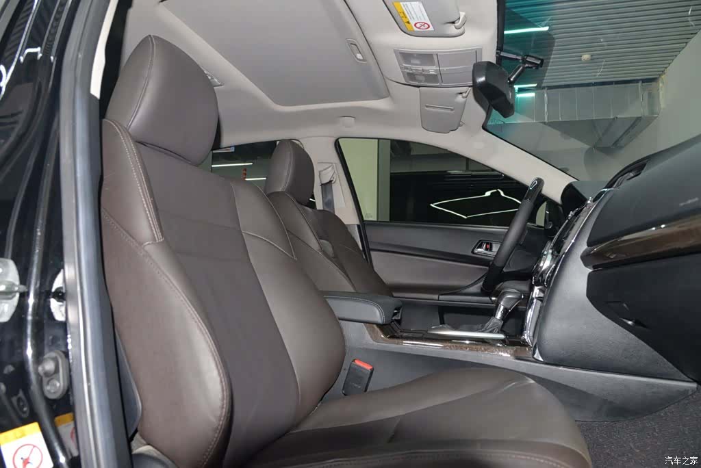 Toyota 2.5V, 2016 18