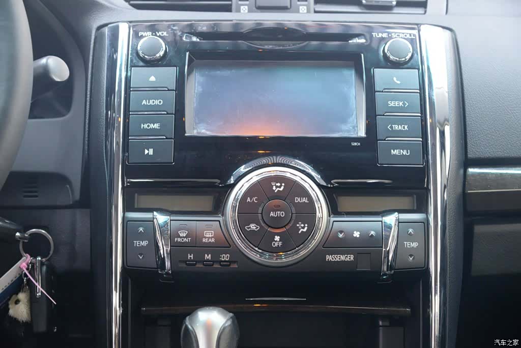 Toyota 2.5V, 2016 15