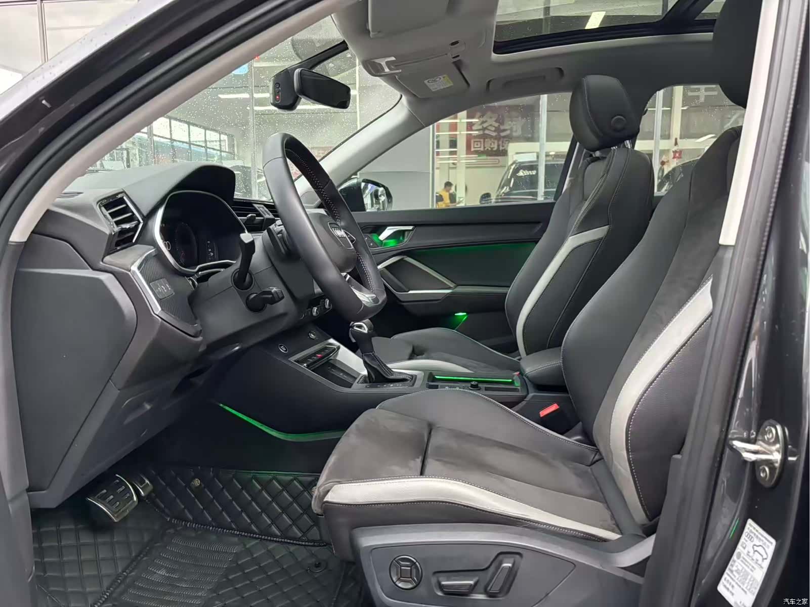 Audi Q3, 2022 все фото