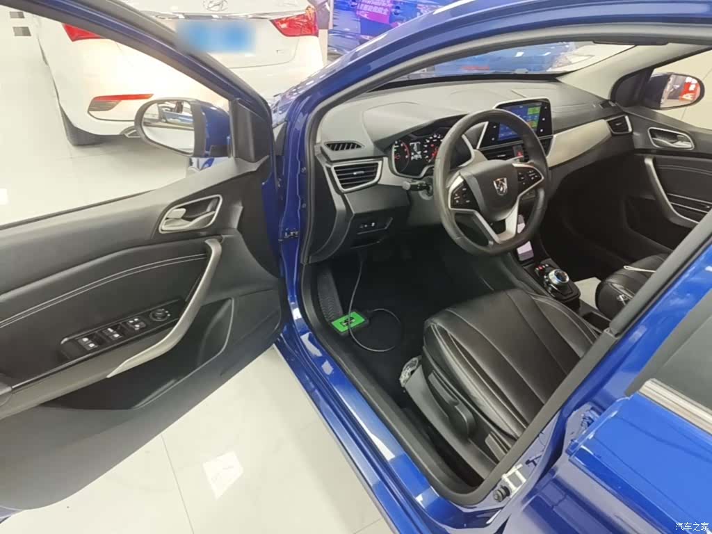 Wuling 310W, 2018 16