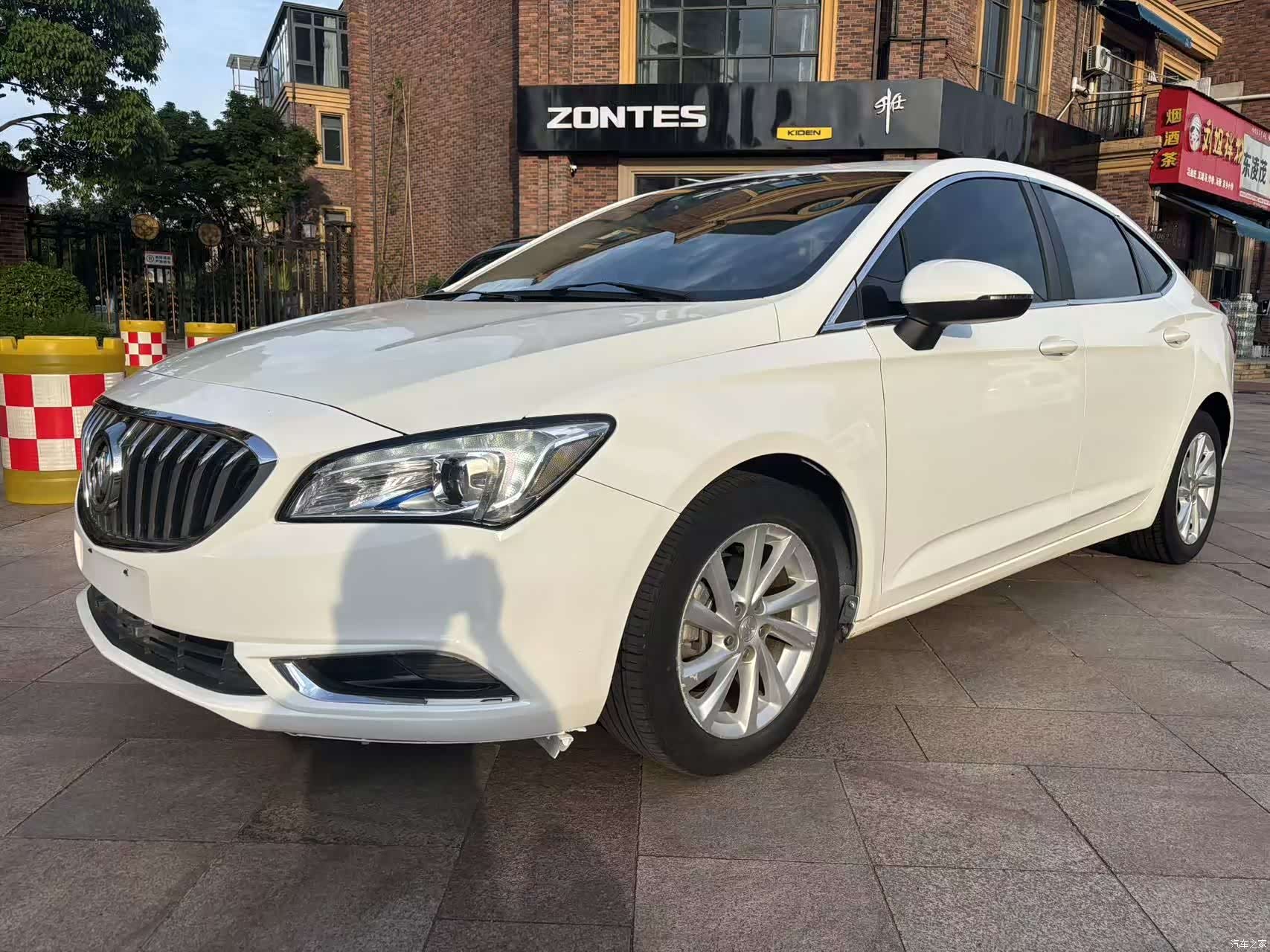 Buick Verano, 2016 1