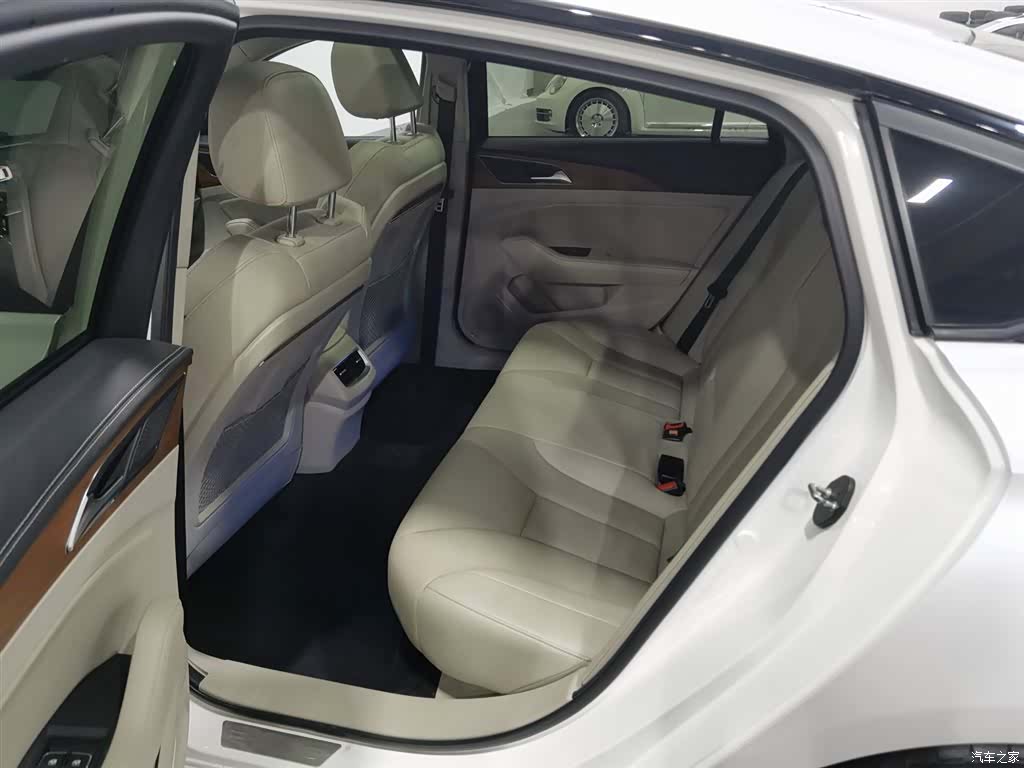 Hongqi H5, 2018 15