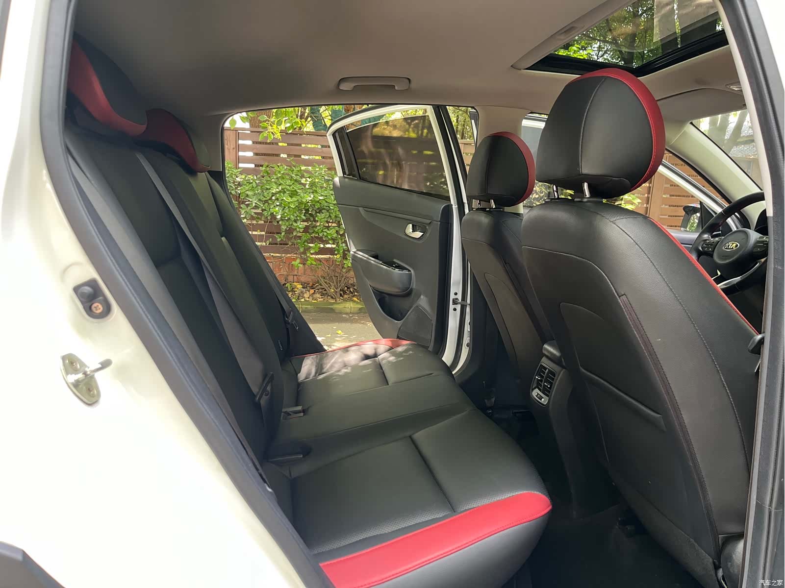 Kia KX, 2019 15