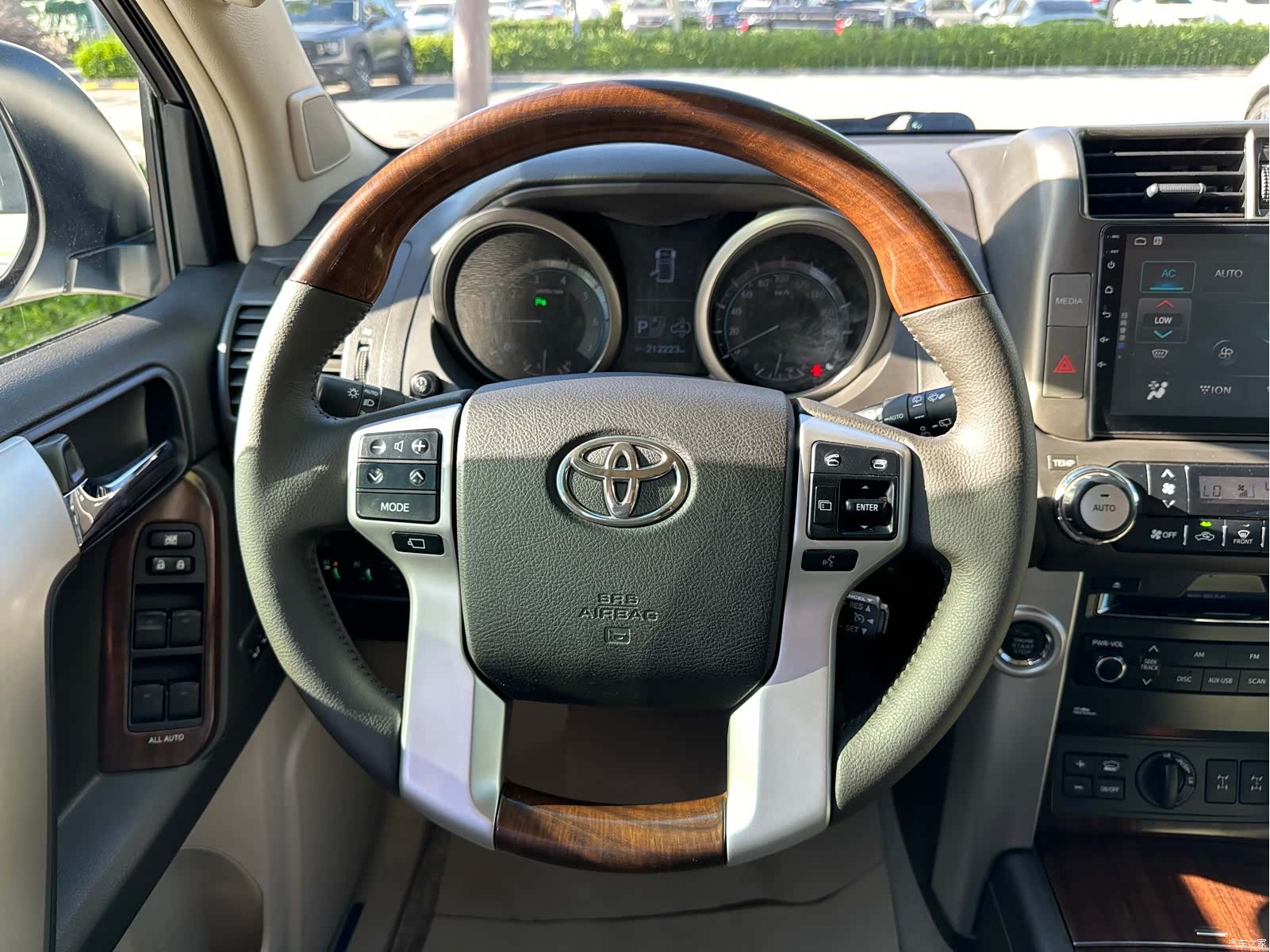 Toyota Prado, 2012 10