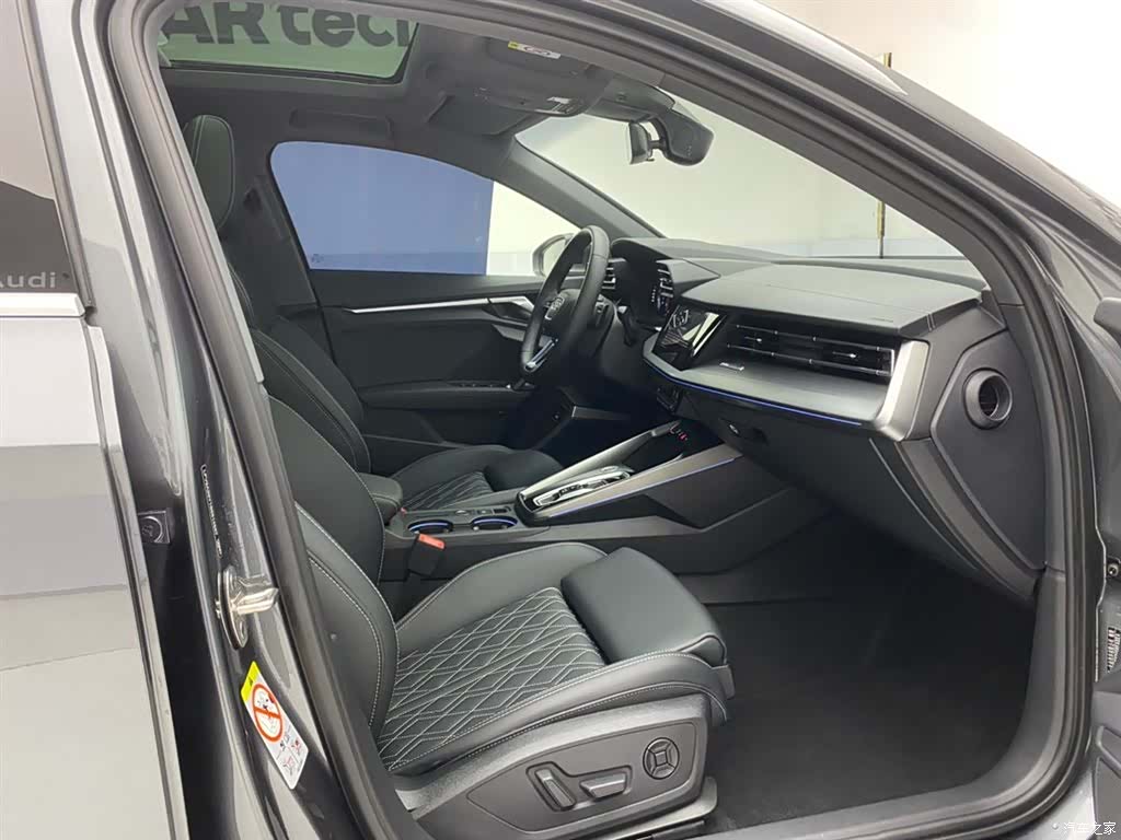 Audi Flying Spur, 2025 18