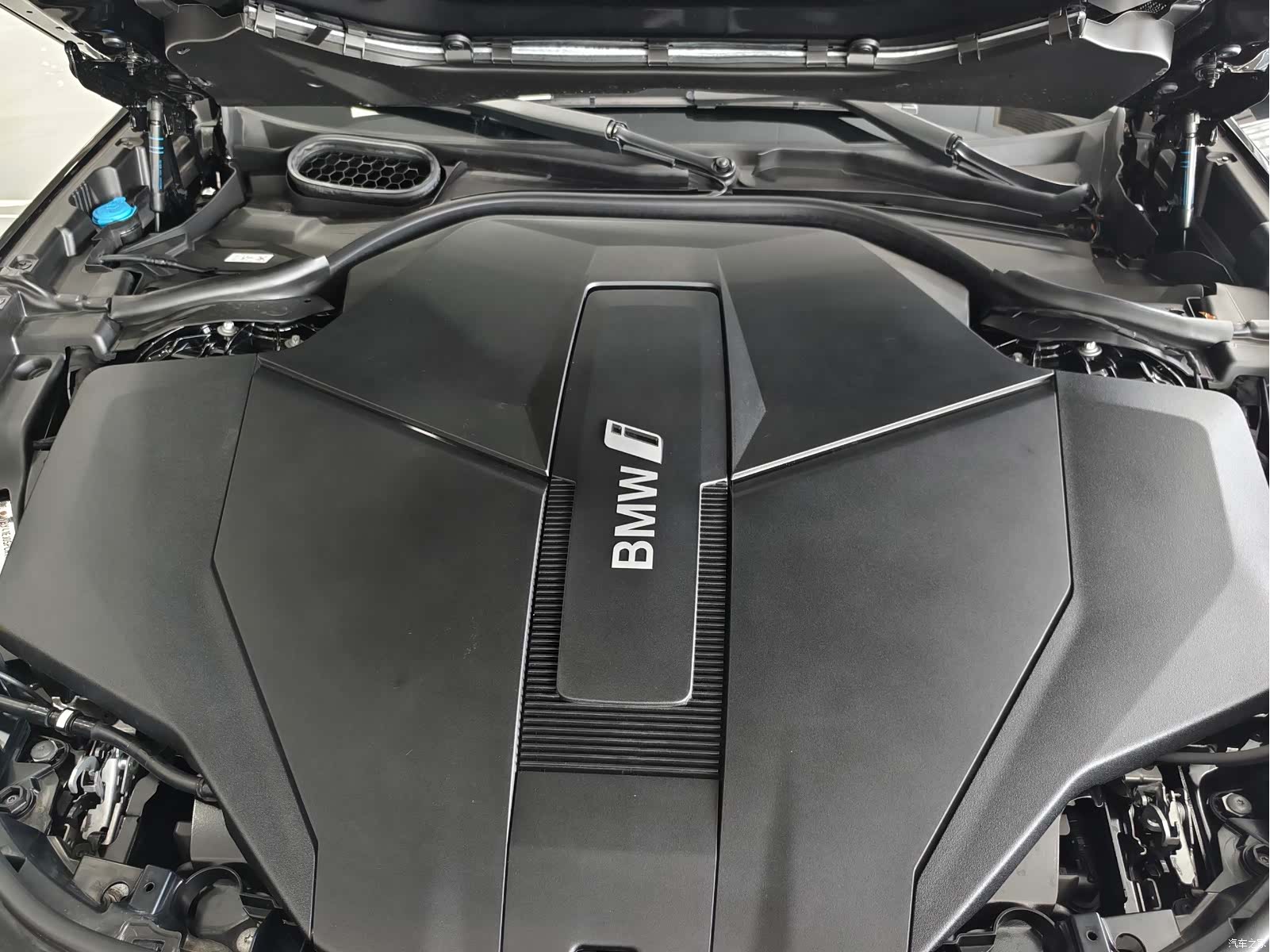 BMW i7, 2025 21
