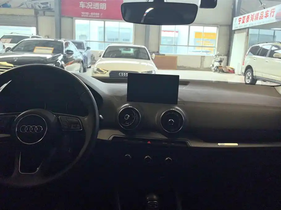 Audi Q2L Audi Q2L