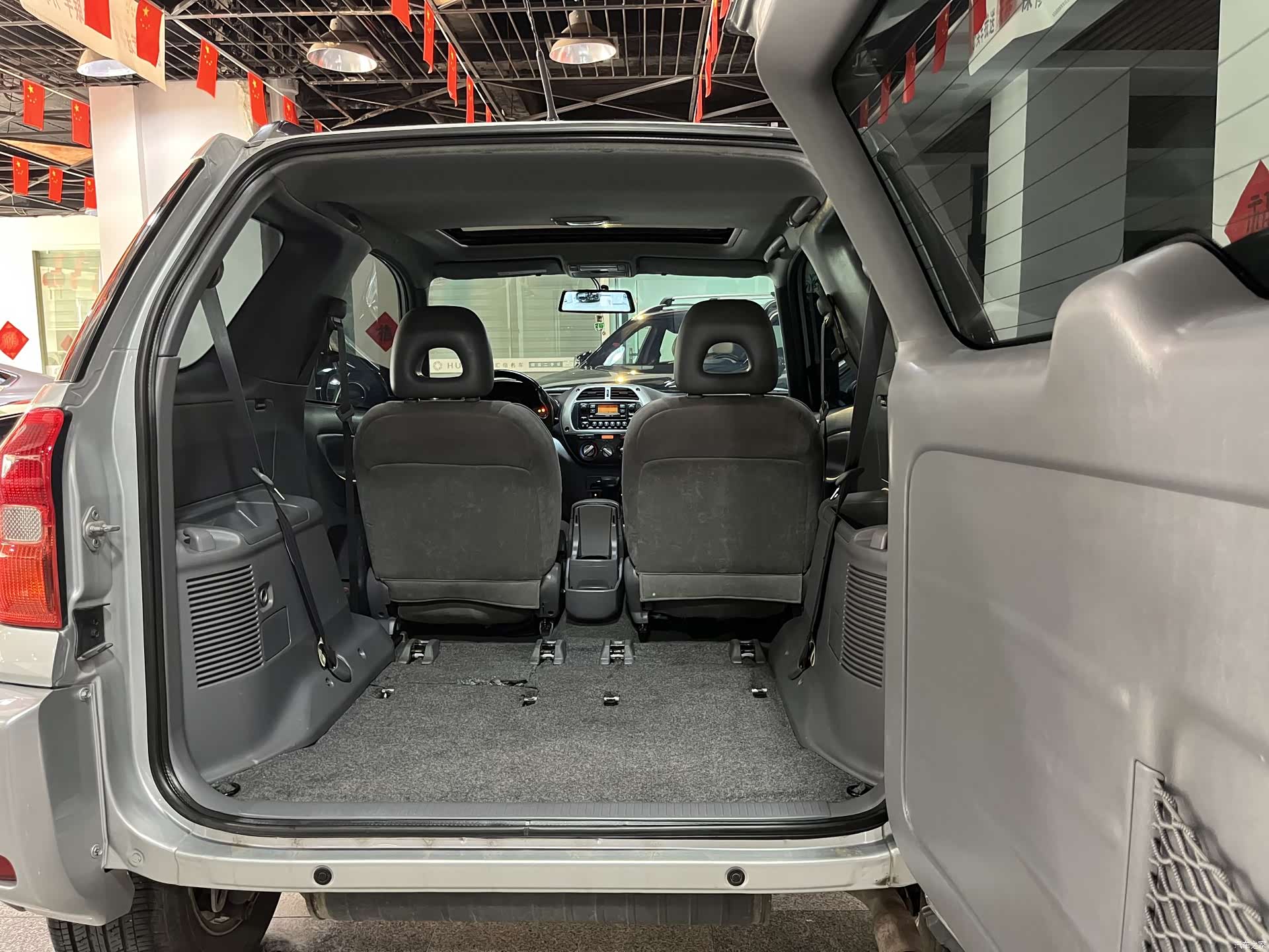 Toyota RAV4, 2003 16