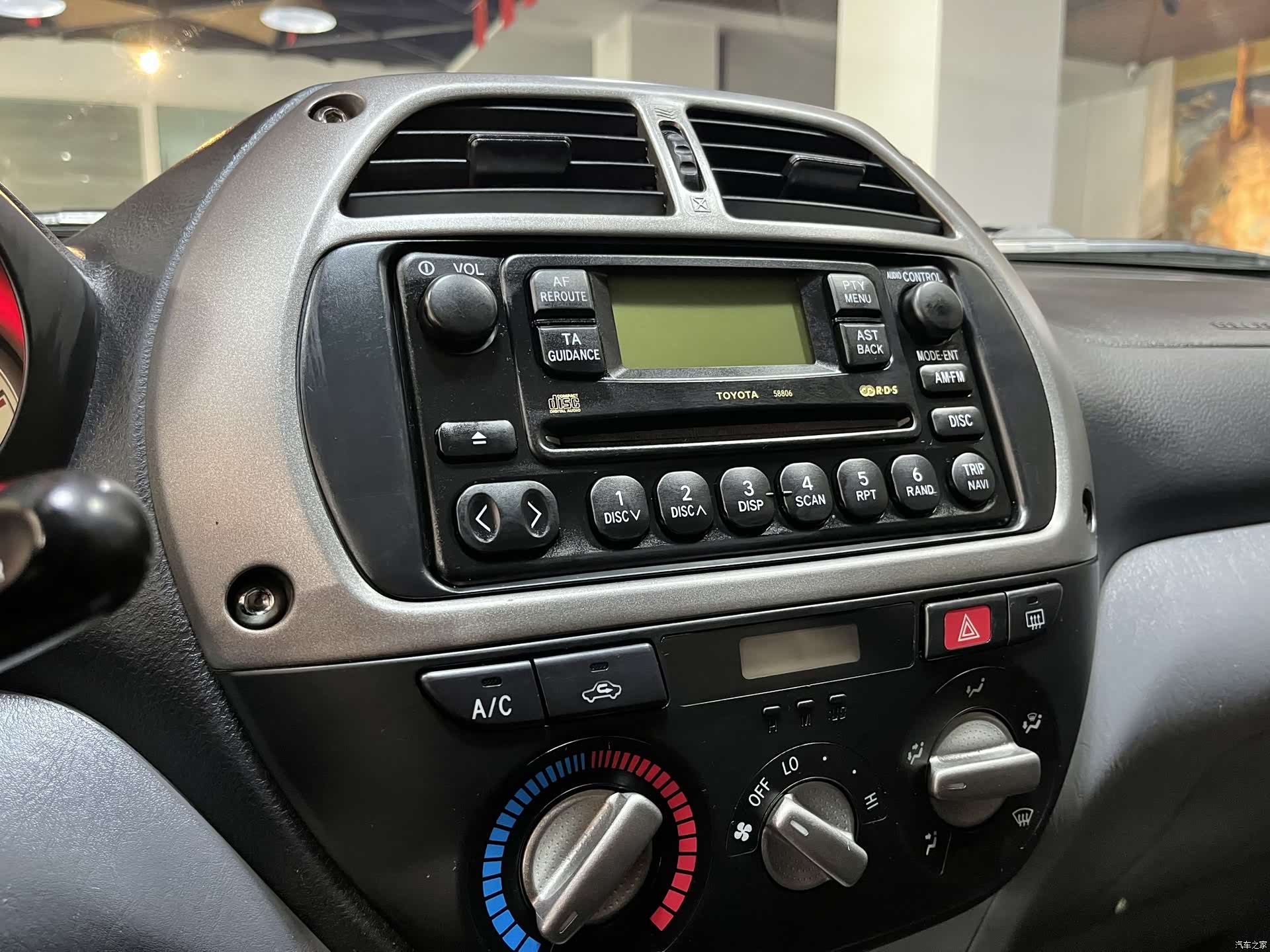 Toyota RAV4, 2003 9