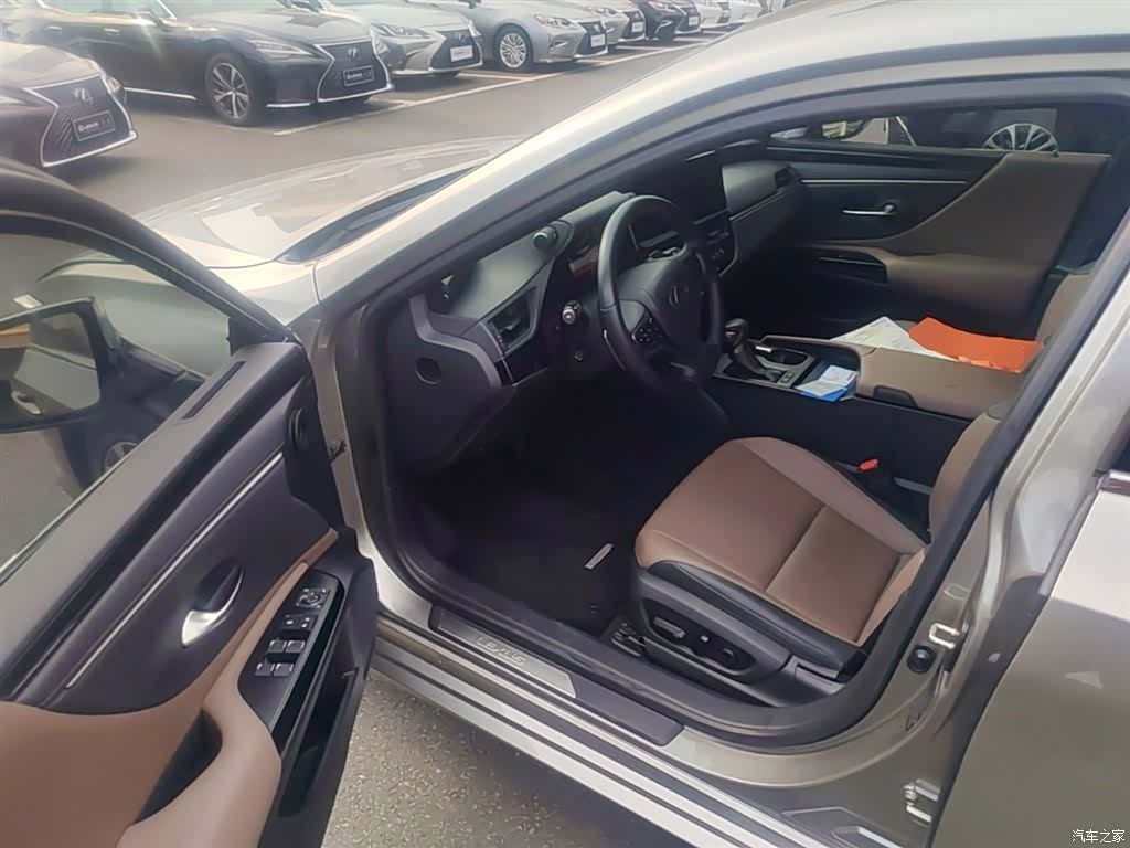 Lexus ES, 2024 16
