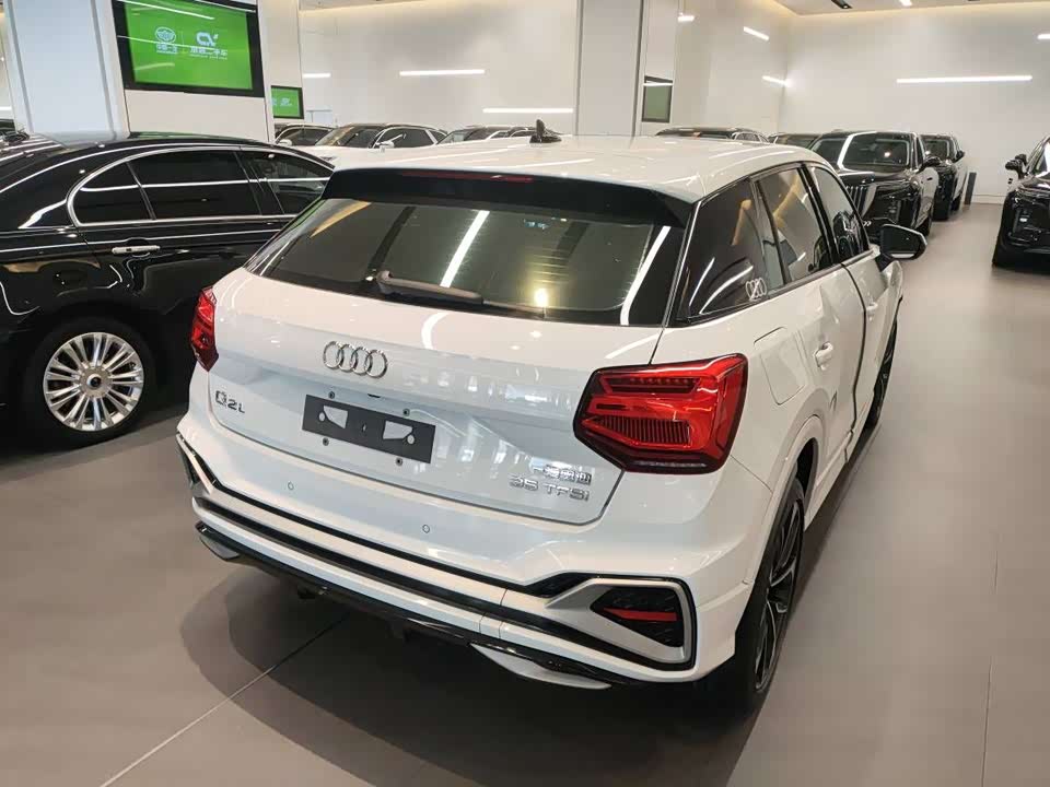 Audi Q2L