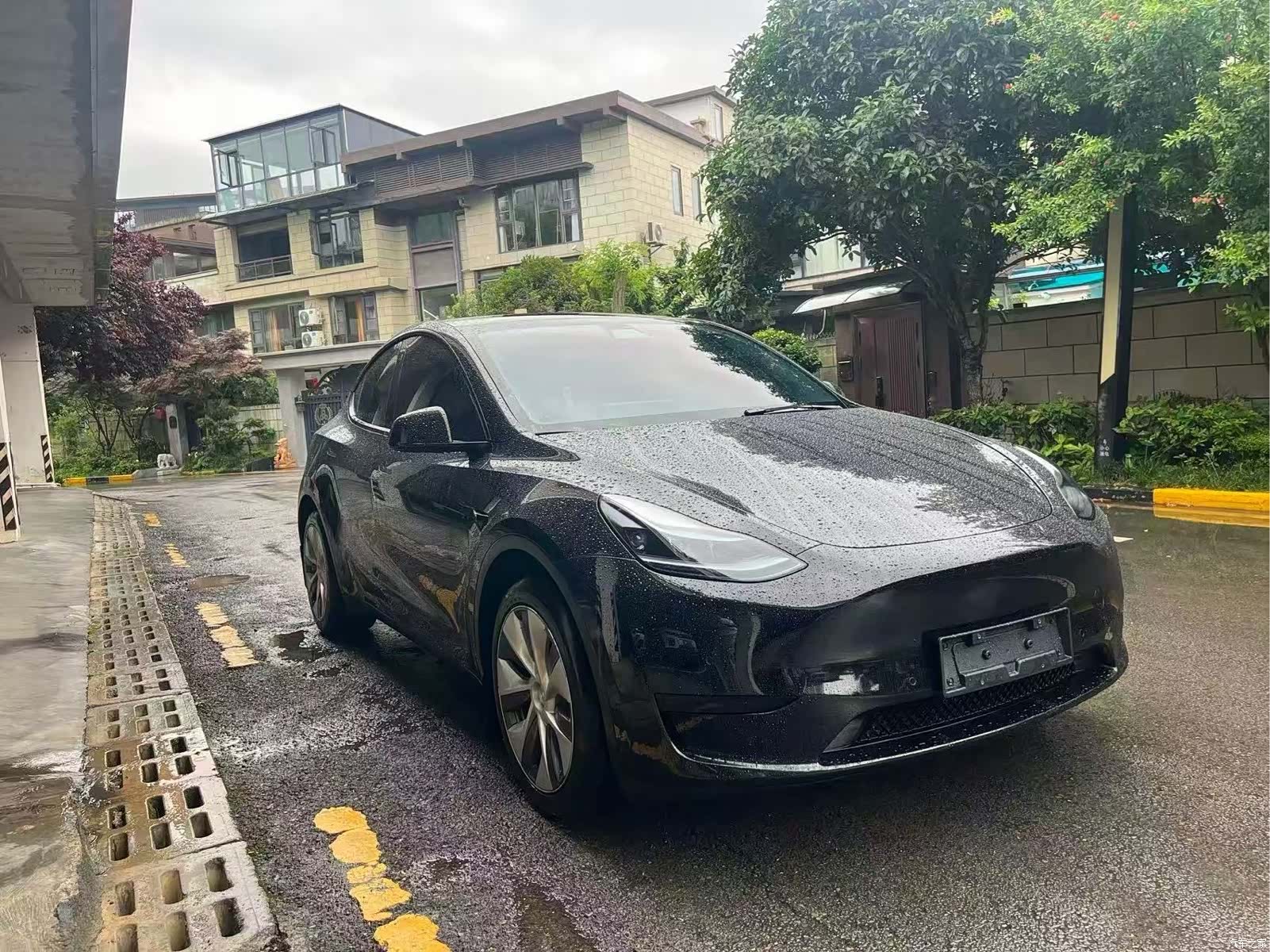 Tesla Model Y, 2022 3