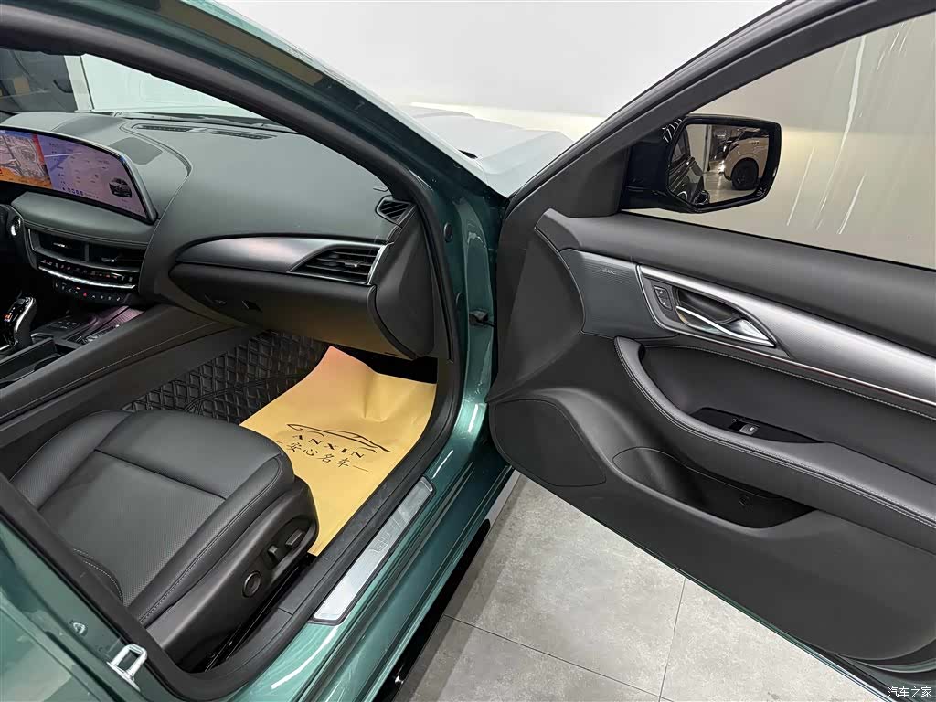 Cadillac CT5, 2025 10