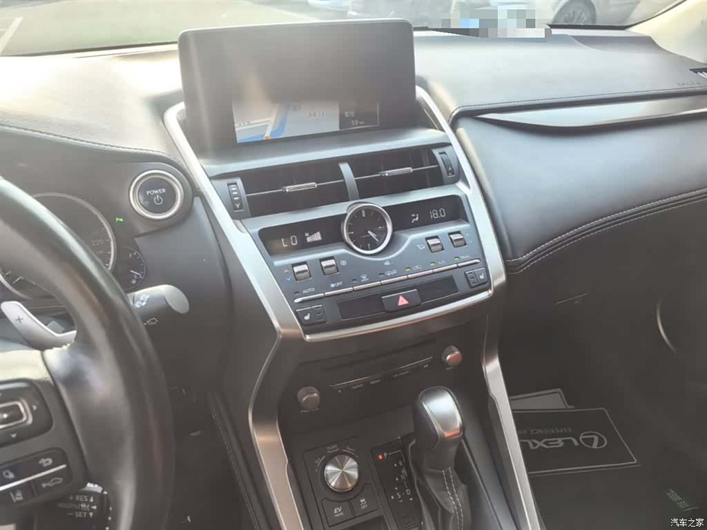 Lexus NX, 2019 13