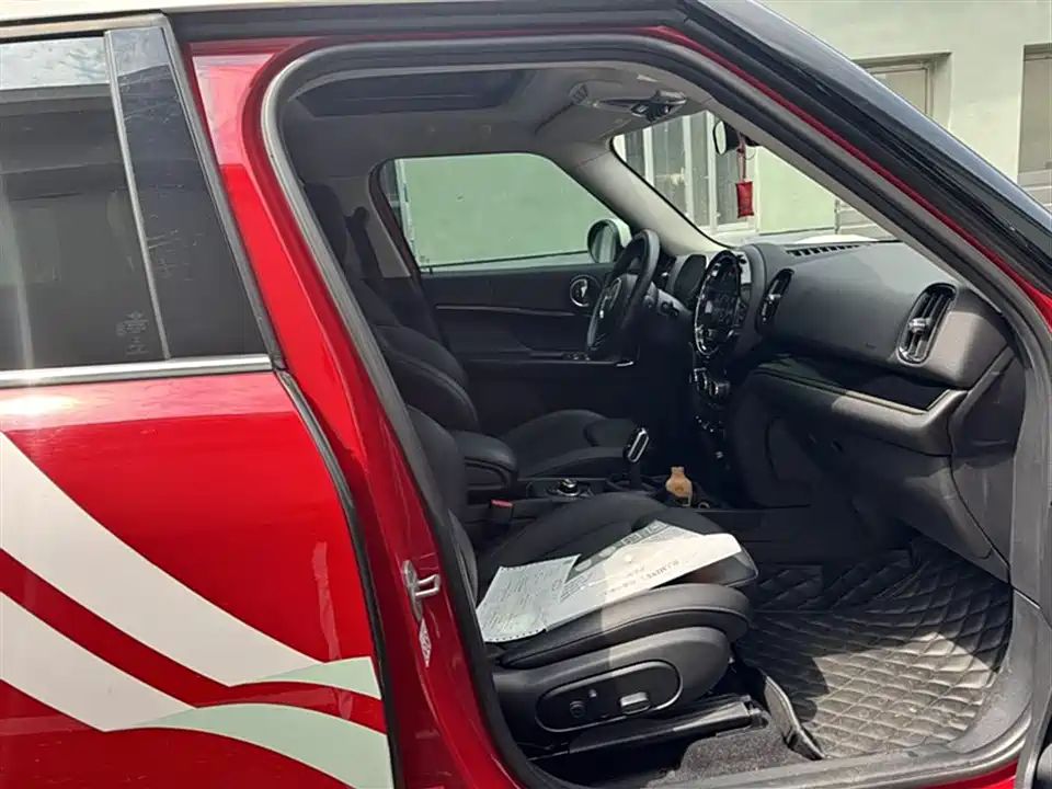 MINI COUNTRYMAN