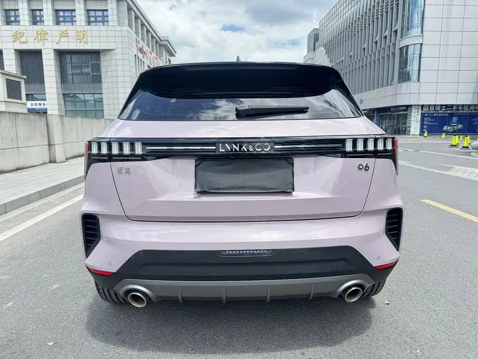 Lynk & Co 06 Lynk & Co 06