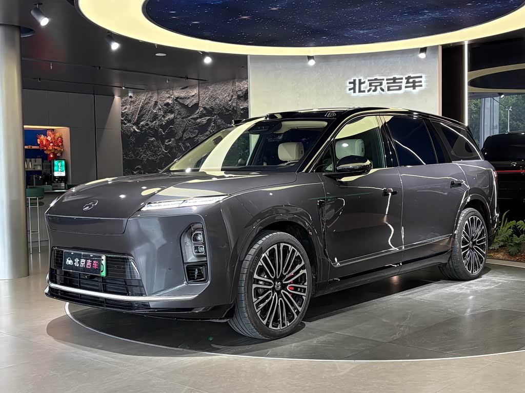 NIO ES8