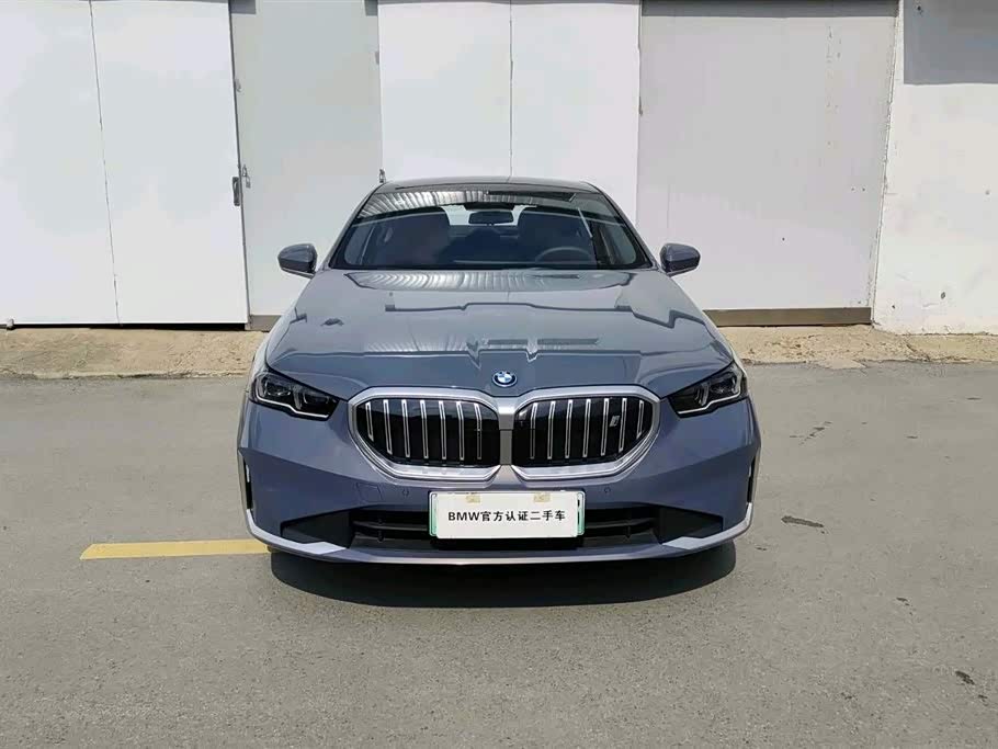 BMW i5