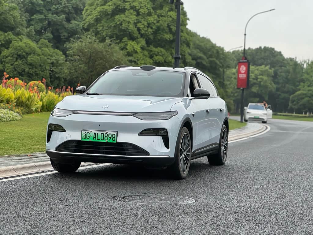 Leapmotor C11